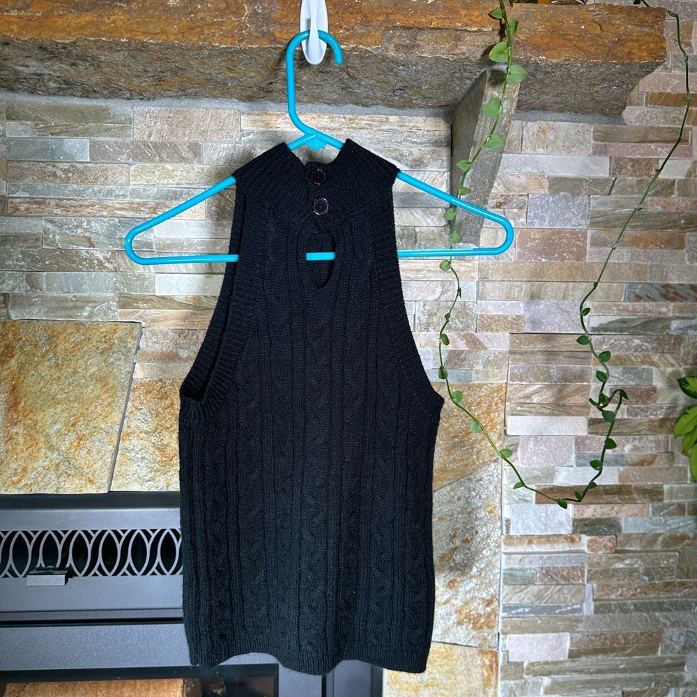 Adorable Trendy Lady Knit Choker Top Small - Classy & Cute!